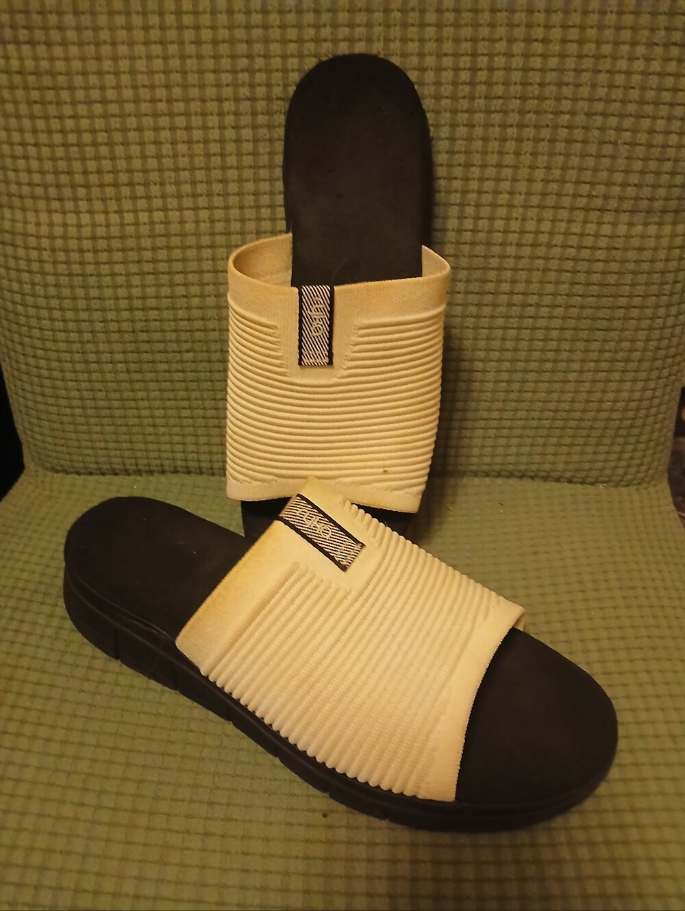 Ryka Epic Asllyum White Slip On Sandals Sz 11W (092226C)